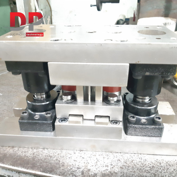 Khuôn dập là gì? Tìm hiểu về cấu tạo và phân loại khuôn dập