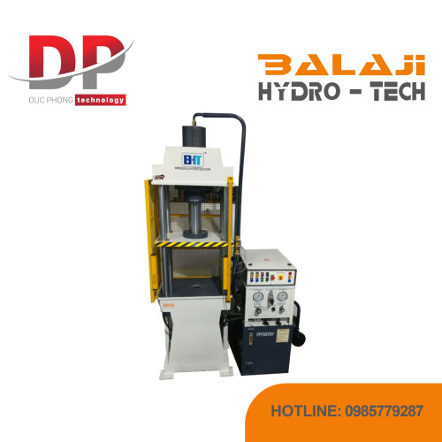 Máy ép thủy lực bốn trụ có tấm chắn an toàn Balaji Hydrotech Series FP
