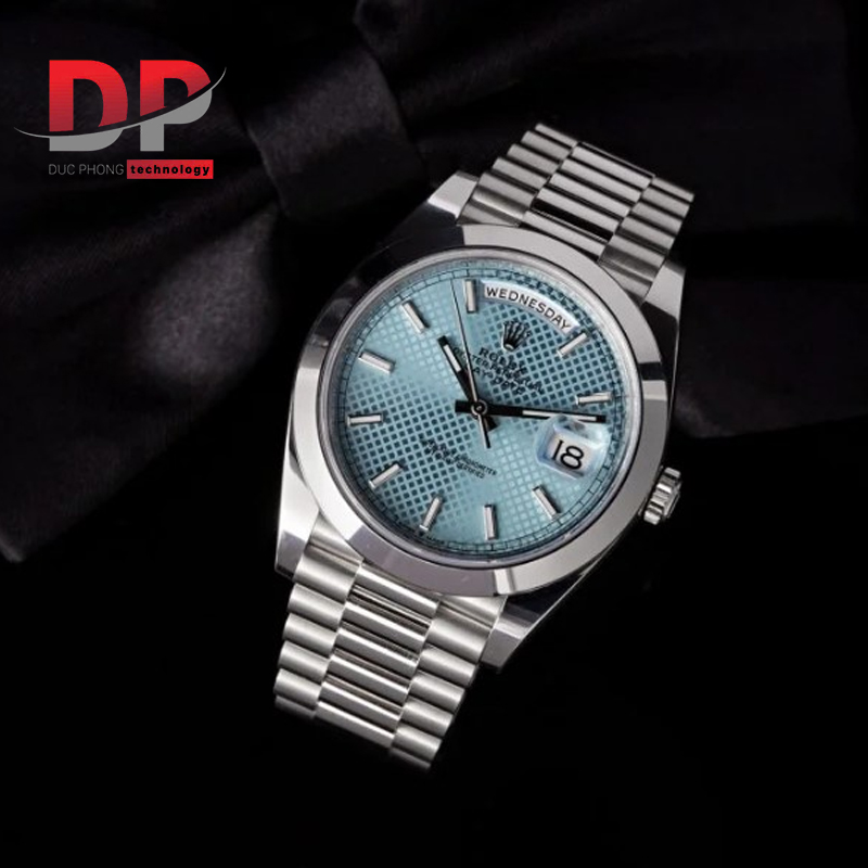 Đồ hồ trang sức làm bằng platinum