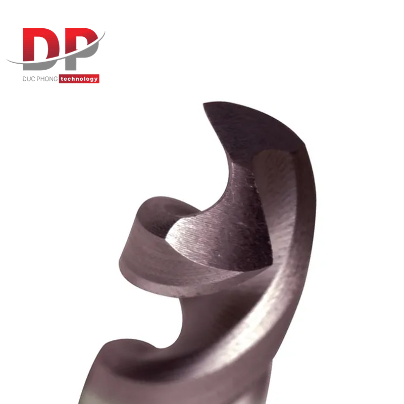 Rãnh xoắn thoát phoi trên đầu mũi khoan inox